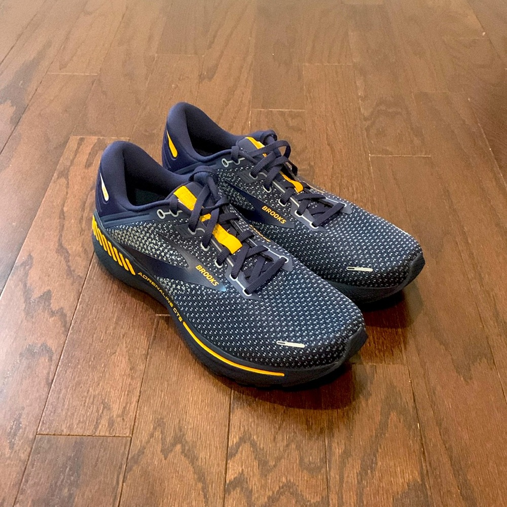 Brooks Adrenaline 22 - NEW